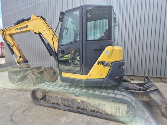 Mini pelle Yanmar VIO80-1 Cabine
