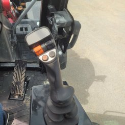 Chargeuse articulée Yanmar V7-HW