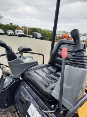 Mini pelle Yanmar VIO17CAN